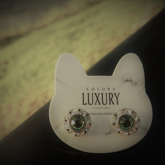 Swarovski Peridot Cat Eyes Rhinestone Earrings - Picture 7 of 8